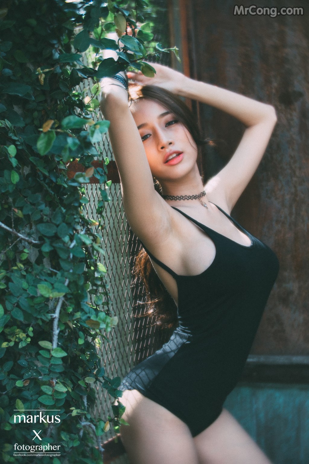 Beautiful Pichana Yoosuk shows off her figure in a black swimsuit (19 photos) photo 1-17