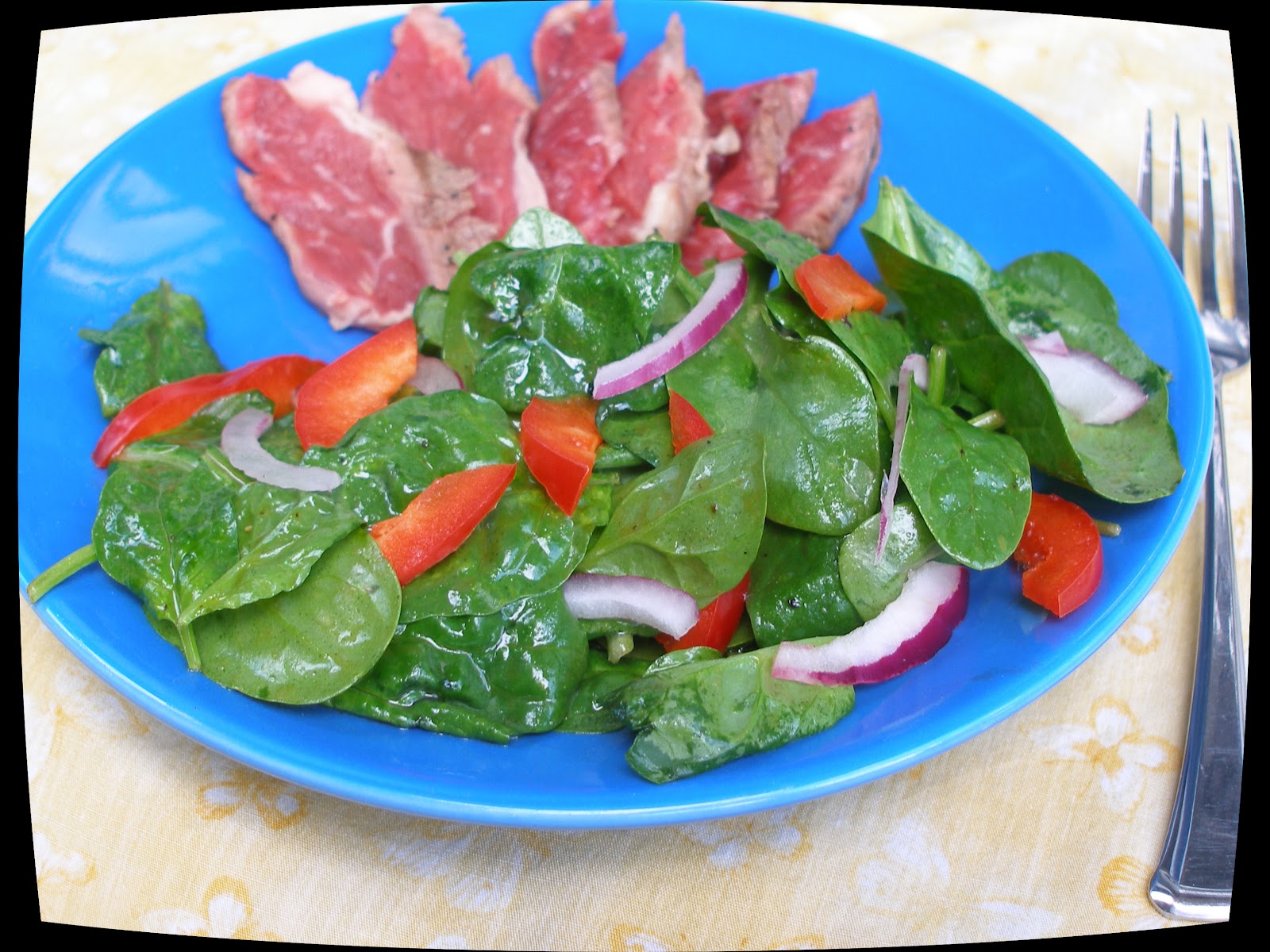 Fabulous Cavewoman: Classic Spinach Salad with Hot Bacon Dressing