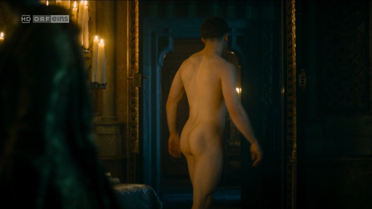 He’s Naked: German Actor Jannis Niewöhner Goes Frontal in 'Maximilian:...