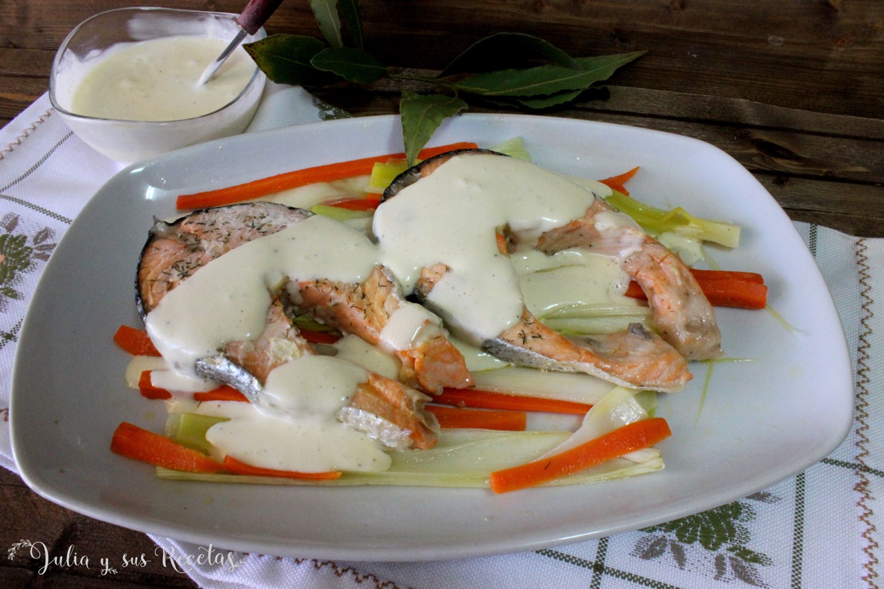 JULIA Y SUS RECETAS Salmón en papillote con salsa holandesa