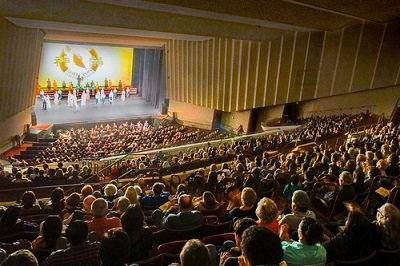 4 Unsur Penting Pementasan Teater Tradisional 4 Unsur Penting Pementasan Teater Tradisional