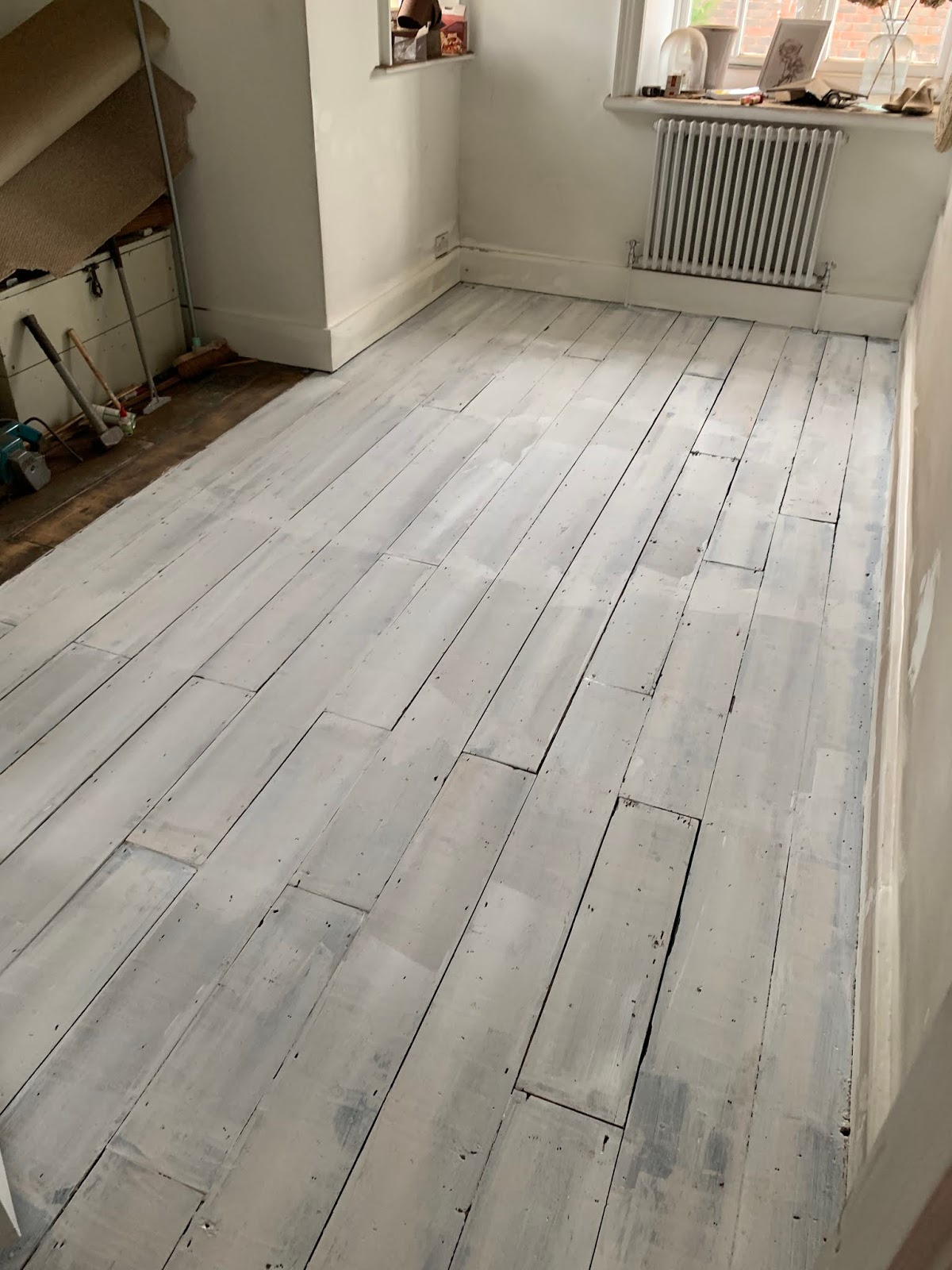 Interiors // Painting Wooden Floorboards {DIY guide} Roses and Rolltops