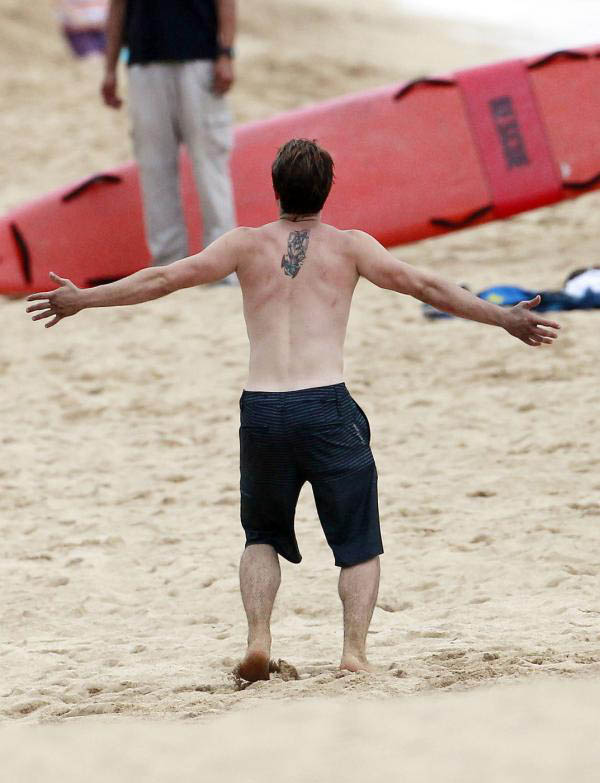 The Hunger Games: Shirtless Josh Hutcherson plays frisbee sorted by. 