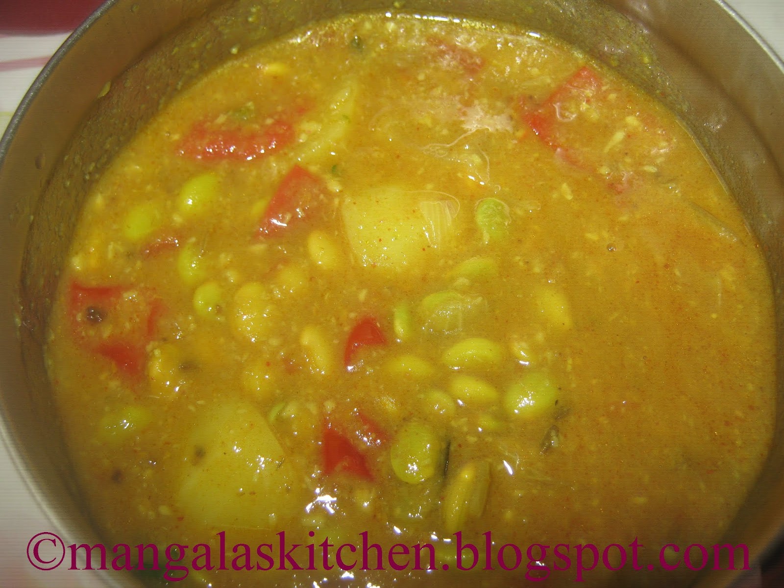 Tanjore Special Urulai Pachai Mochai Gravy / Potato Lima Beans gravy Side dish for Idli, Dosas