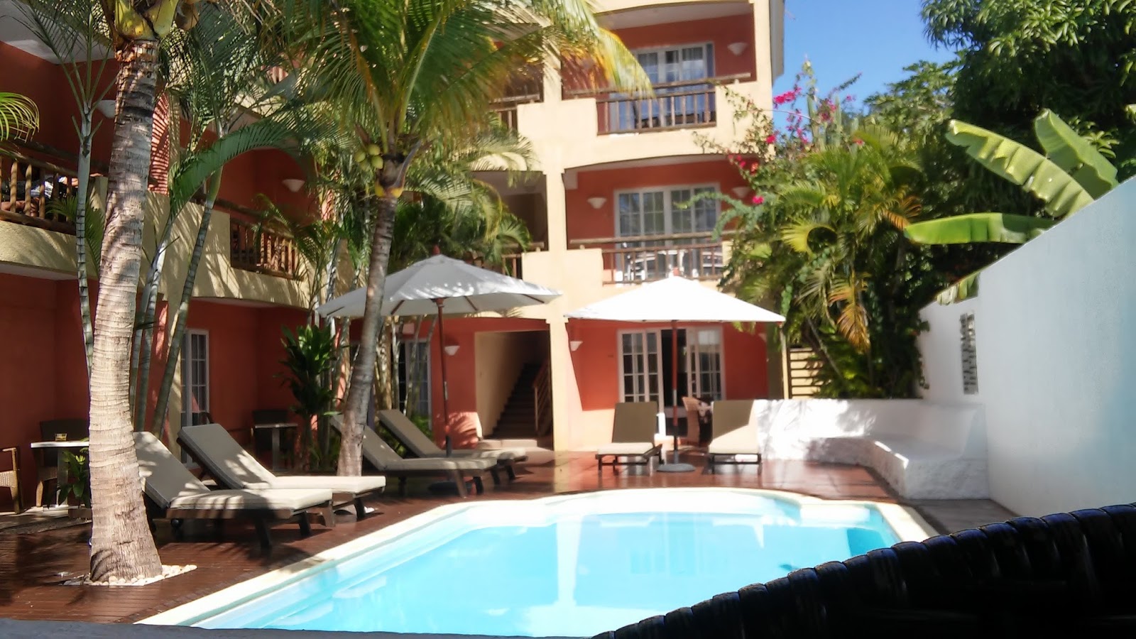 The Bus Lady La Margarita Hotel Mauritius Day Package via Marideal.mu Review