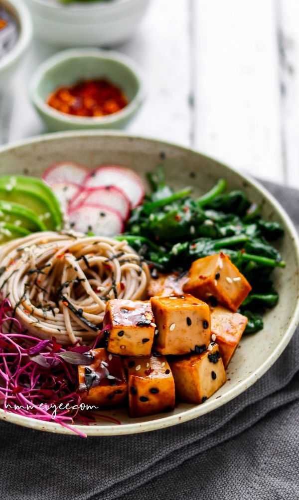 4. Teriyaki tofu with soba and stir-fry baby spinach Finding it hard to stay healthy at Christmas? 30+ Healthy Christmas Dinner Ideas for Entire Christmas Month. make christmas dinner | christmas dinner ideas | dinner ideas christmas | dinner christmas #vegan #christmas #christmasdinner #dinnerrecipes