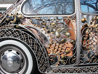 Ursula Jewelry : Car for wire work artist
