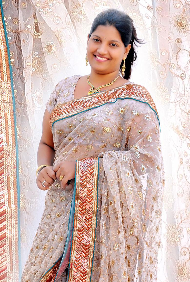 Preethi Latest Telugu Actress Saree Pics Movieezreel Blogspot