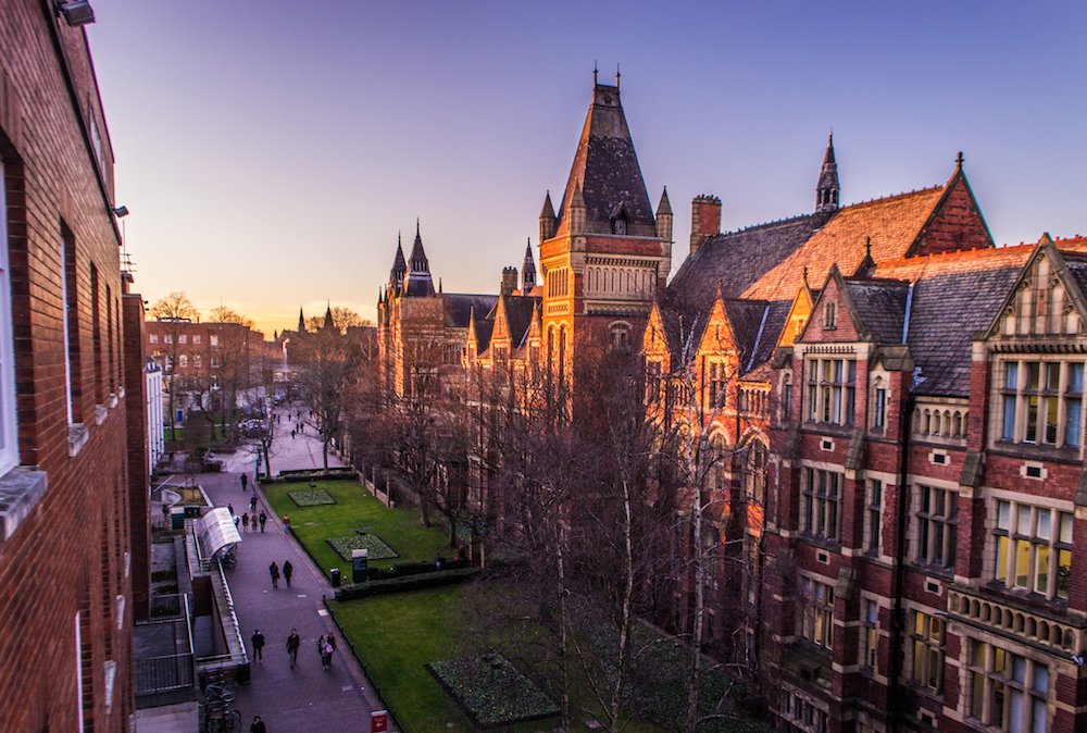 The most beautiful tourist areas to visit in Leeds, England