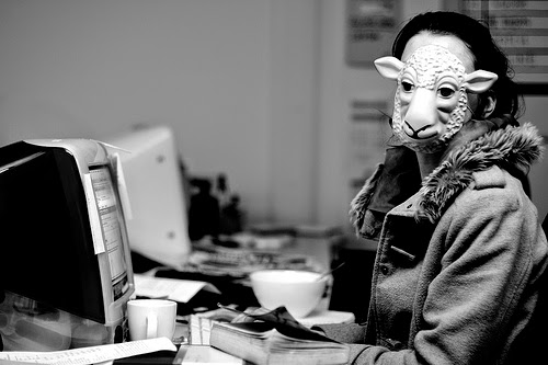 辦公室缺氧的環境是造成「慢性缺氧」的一大主因 辦公室缺氧的環境是造成「慢性缺氧」的一大主因