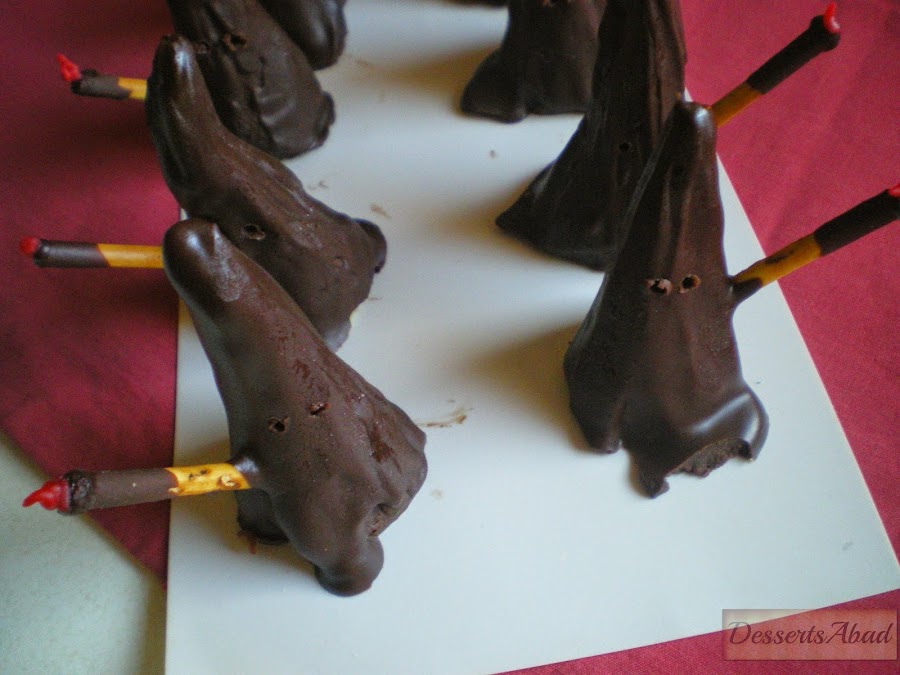 Nazarenos de mazapán y chocolate