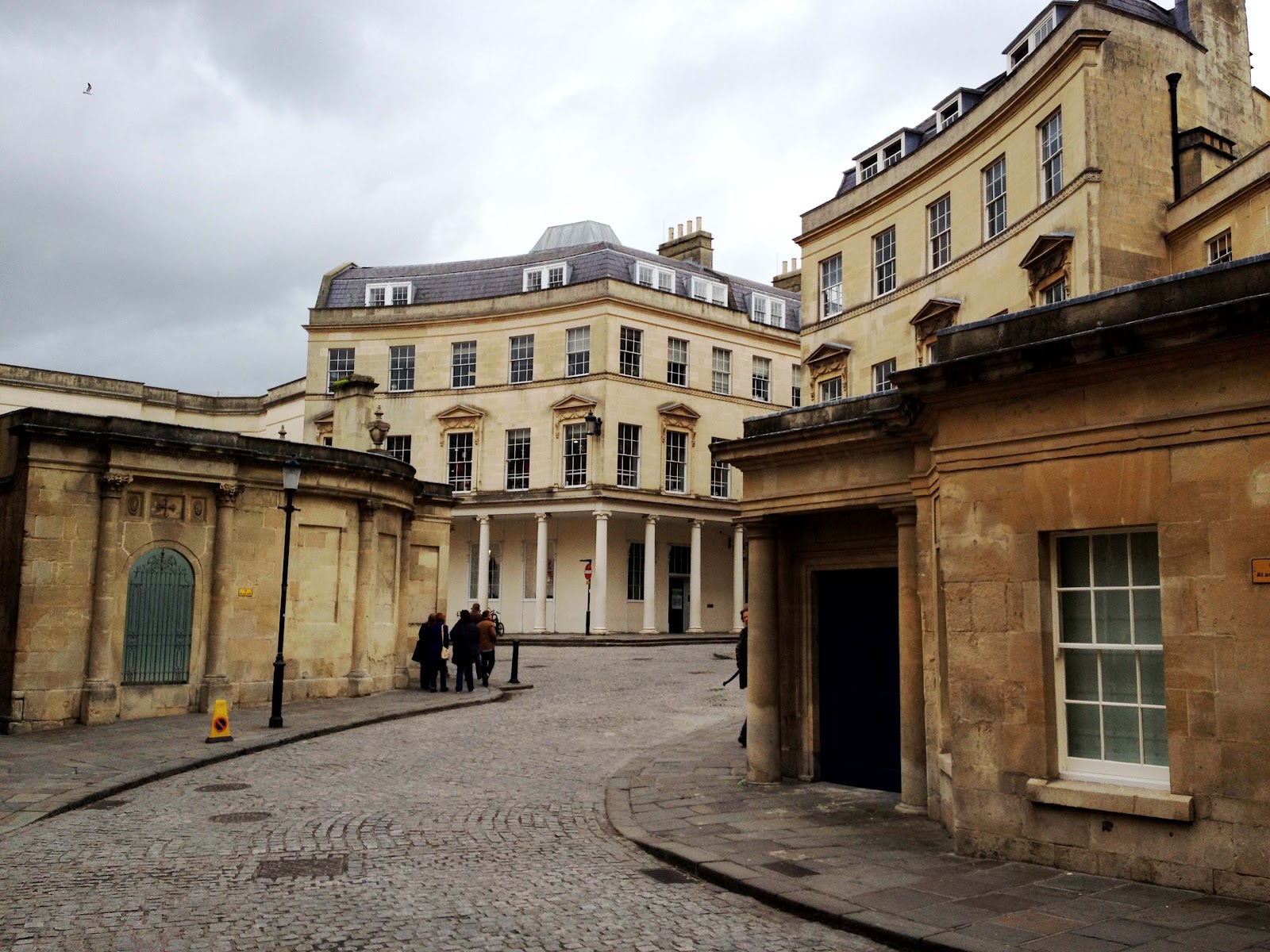 Circles Of Rain Bath Stone
