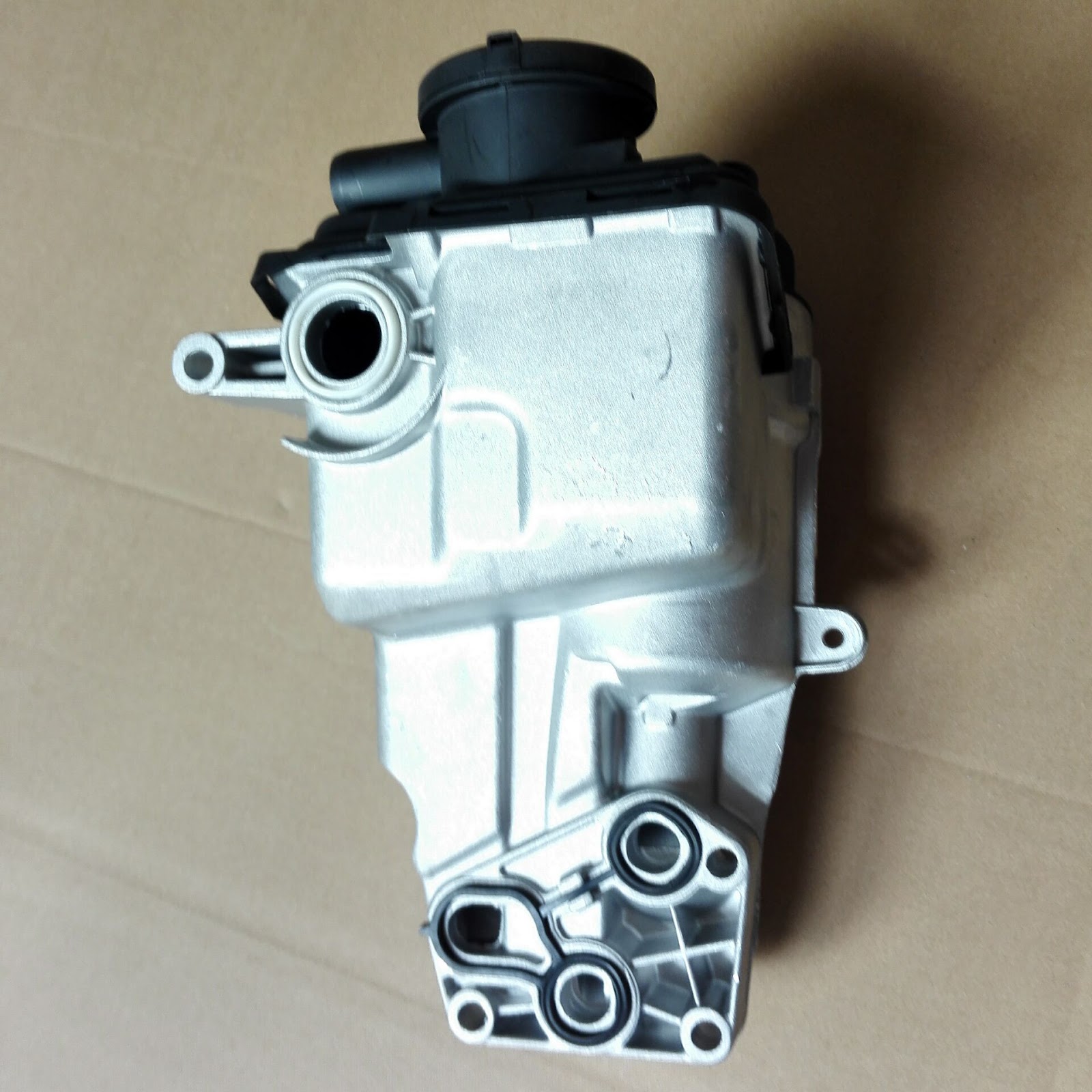 Typuautopart Oil Filter Housing for Volvo 5cyl S40,C30,C70,V50 with