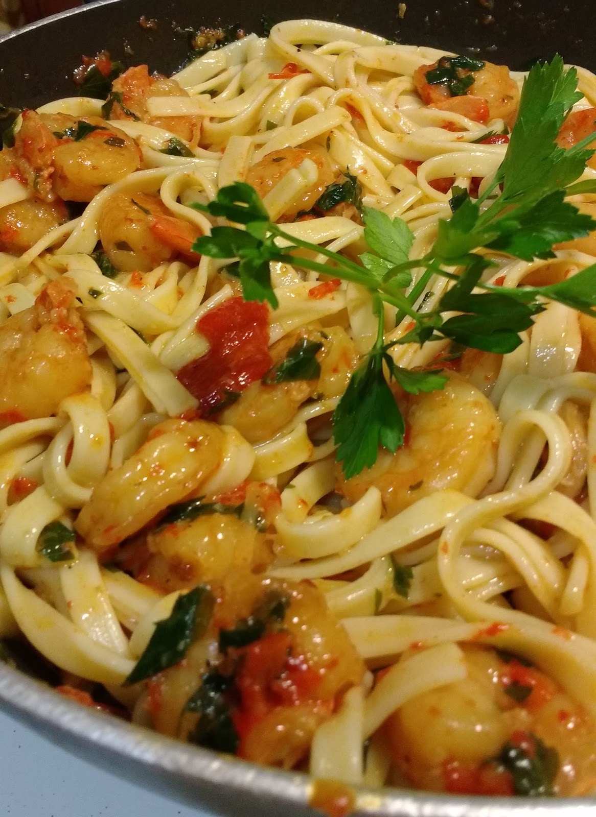 The Bestest Recipes Online Shrimp Scampi with Red Bell Pepper over