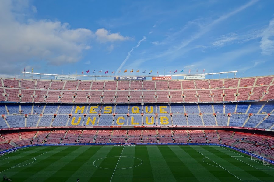 欧州最大のサッカースタジアム カンプ ノウ Camp Nou でバルサの試合観戦 バルセロナ メルセ祭旅行 Happy Traveler
