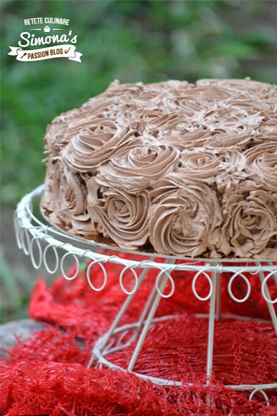 Tort cu crema de nuca si ciocolata