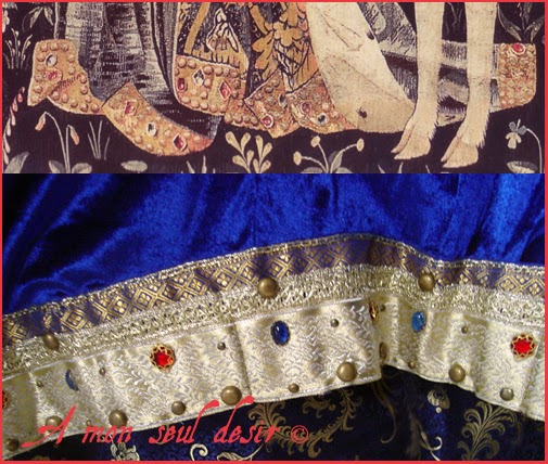 Robe médiévale en velours bleu et pierreries de la tapisserie de la Dame à la Licorne / Medieval blue velvet Dress with jewellery stones from the Lady and the Unicorn tapestry