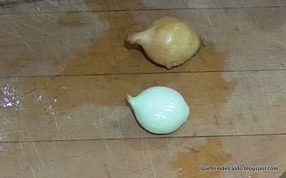 Jamoncitos de pavo confitados con cebollitas glaseadas