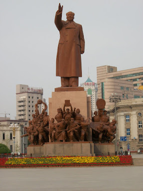 Chairman Mao at Zhongshan Square, Shenyang, China