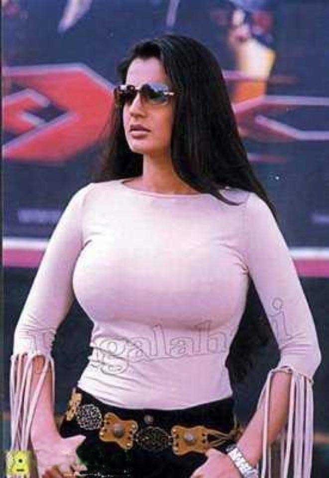 Big Boob Bollywood Actress 92
