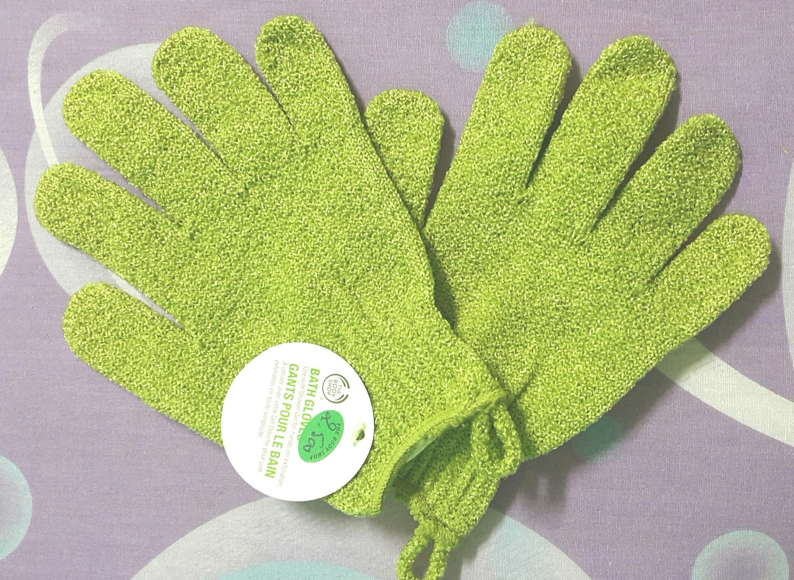 The Body Shop Exfoliating Bath Gloves