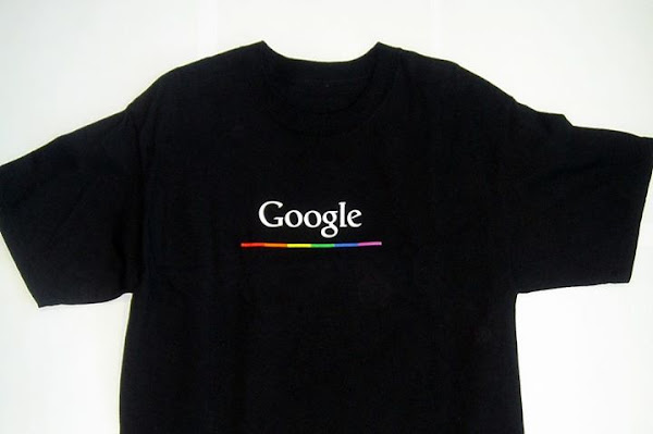 Google 2006 年為 Pride parade 做的 T-shirt，翟本喬提供