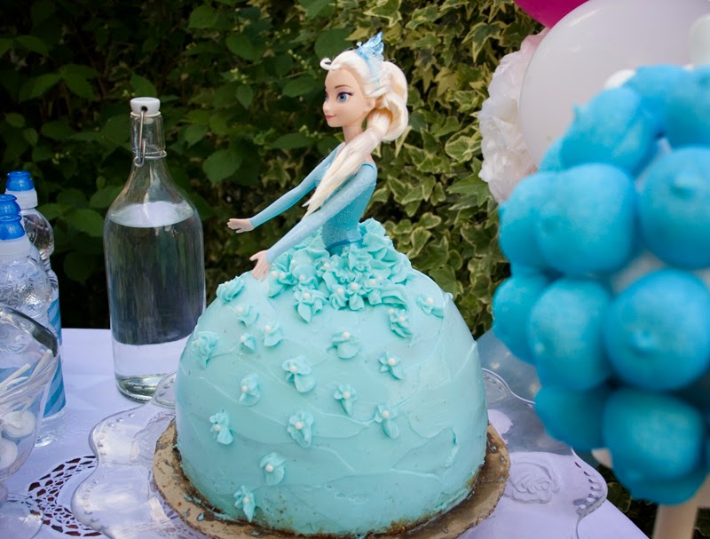 Tarta muñeca Elsa de Frozen - Cumpleaños Frozen9
