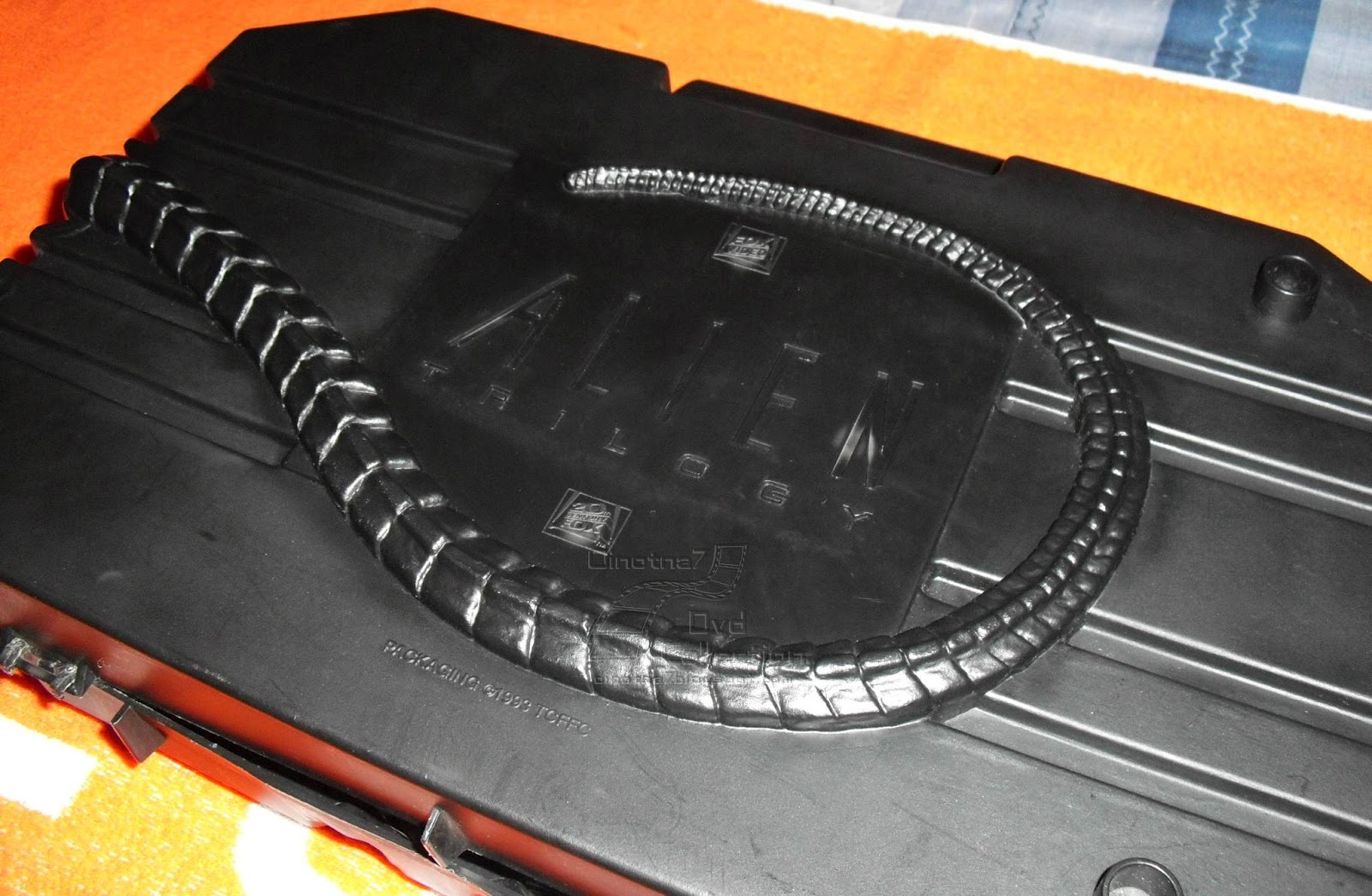 Oinotna7's dvd collection Alien Trilogy Limited Facehugger Case VHS UK