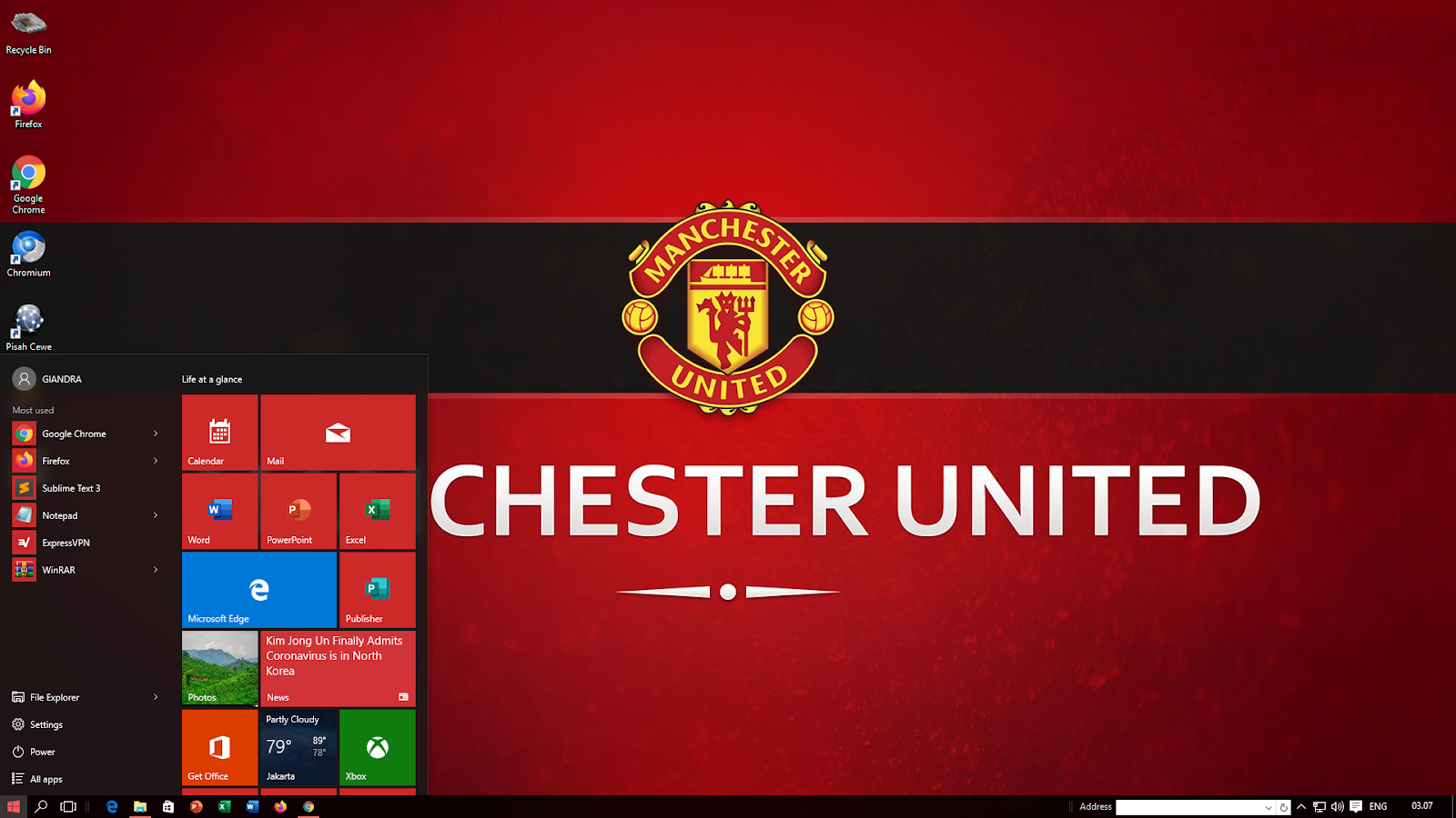 Manchester United Theme For Windows 7/8/8.1 and 10 Save Themes
