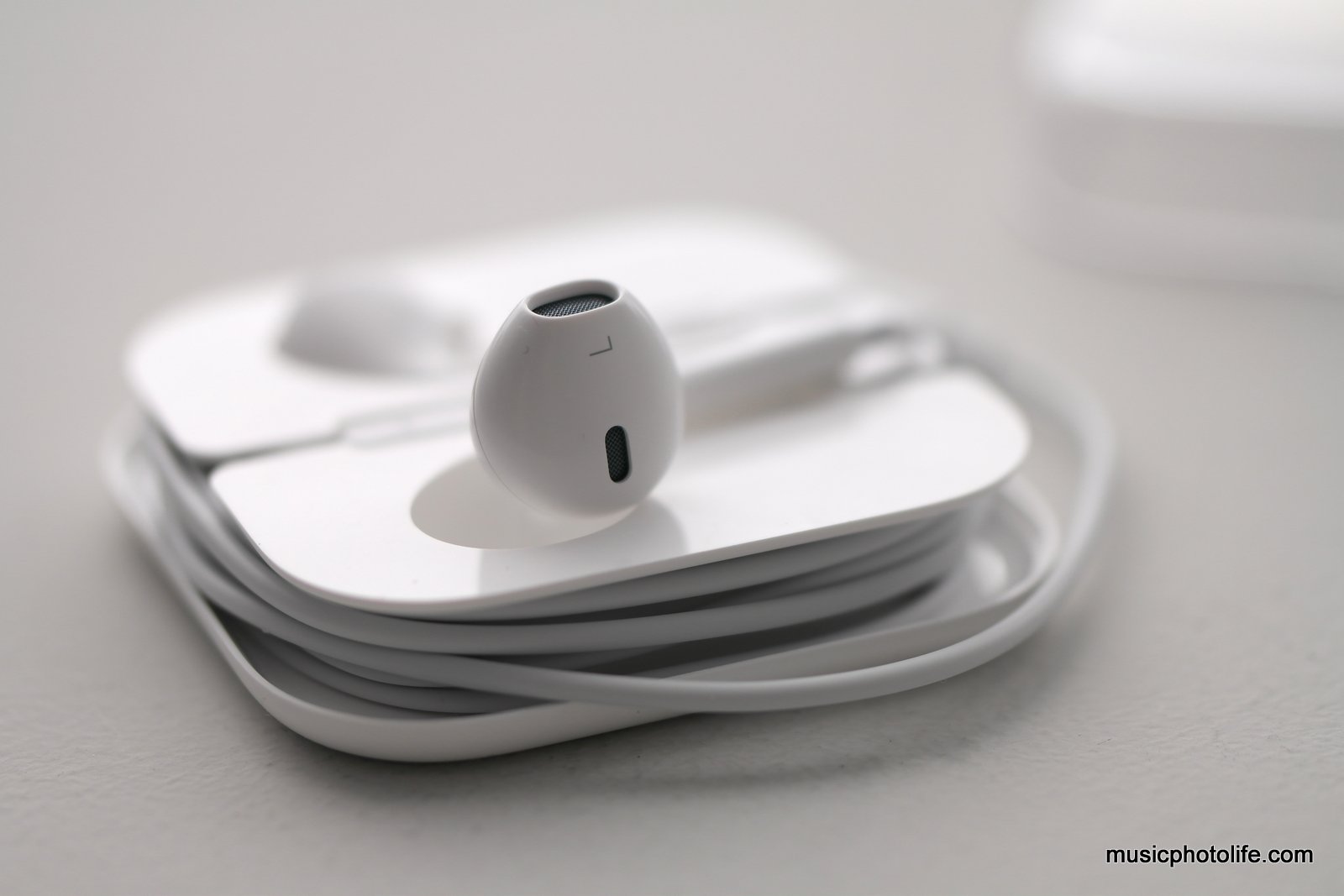 Music.Photo.Life. Apple EarPod Review