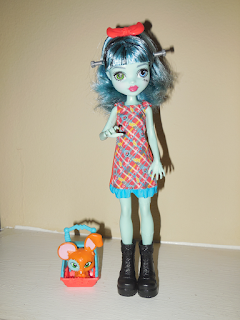 Veni Vidi Dolli: REVIEW: Monster High Alivia Stein