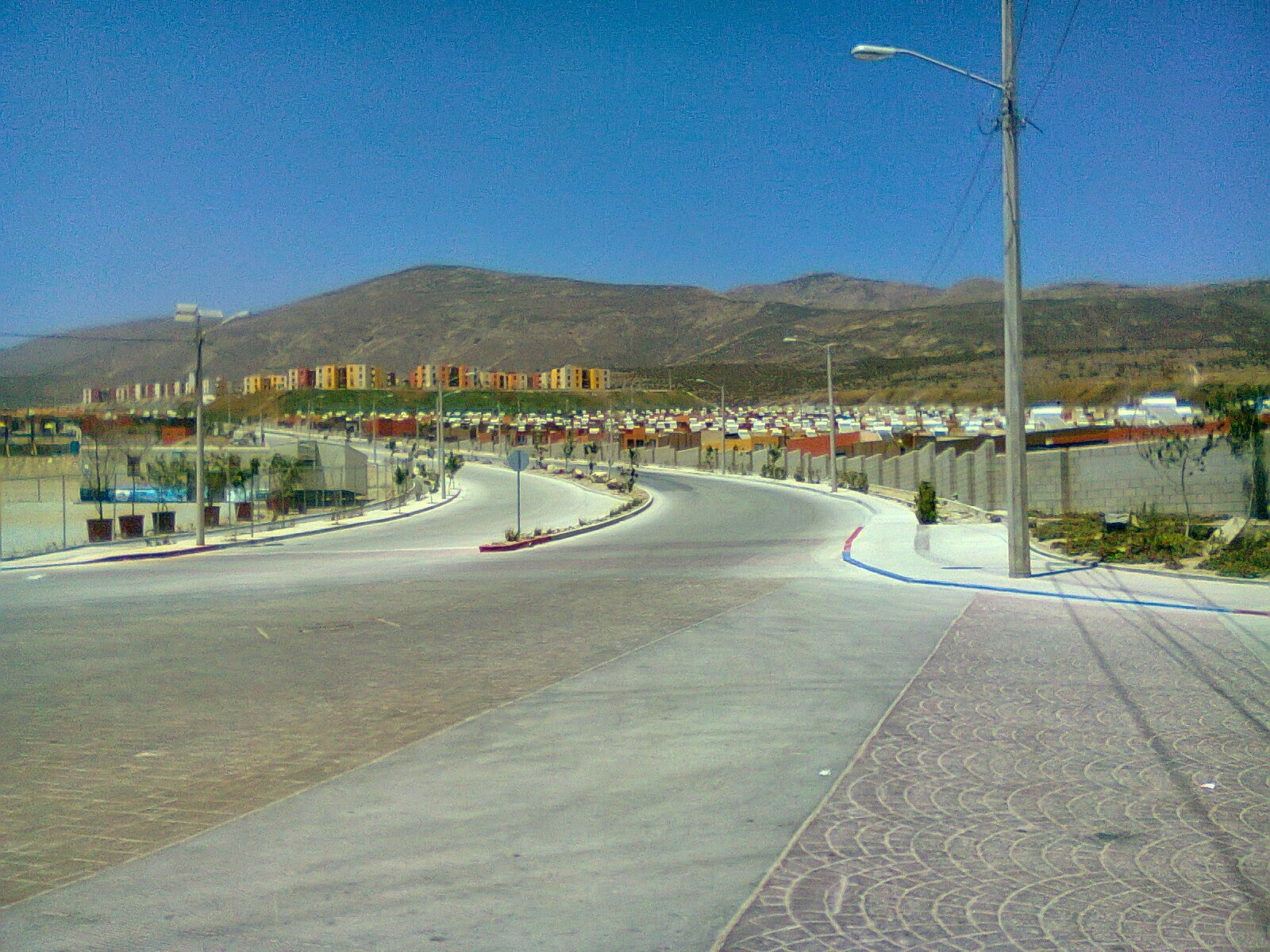 ¿Qué pasa BC? ABANDONADOS POR LAS AUTORIDADES VIVEN EN LA OSCURIDAD