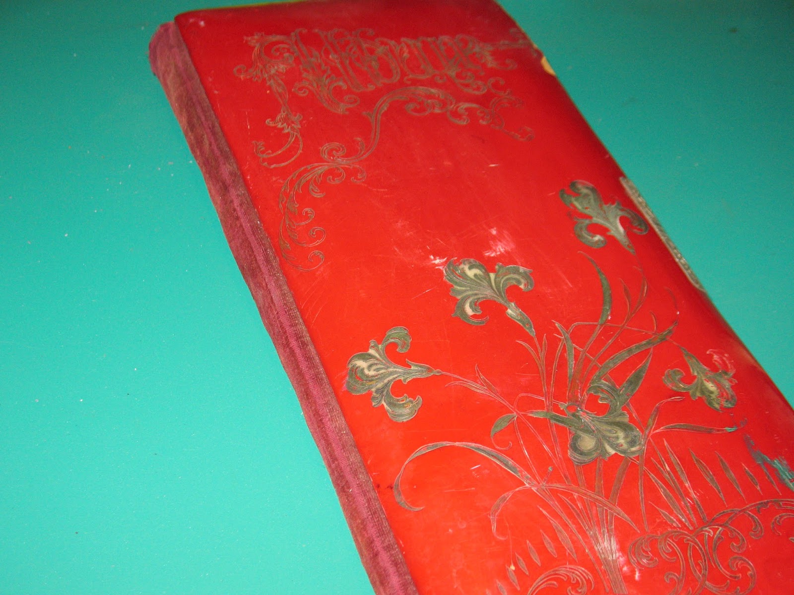 Artsy Fartsy: Repurposed Antique Photo Album