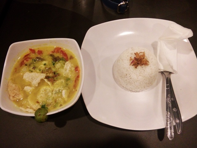 Menjajal Kuliner Malam di Kota Cinema Mall, makan tongseng