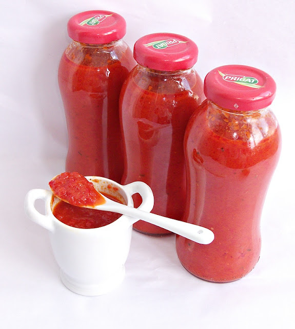 Ketchup de casa - sau- pasta din rosii, gogosar si kapia