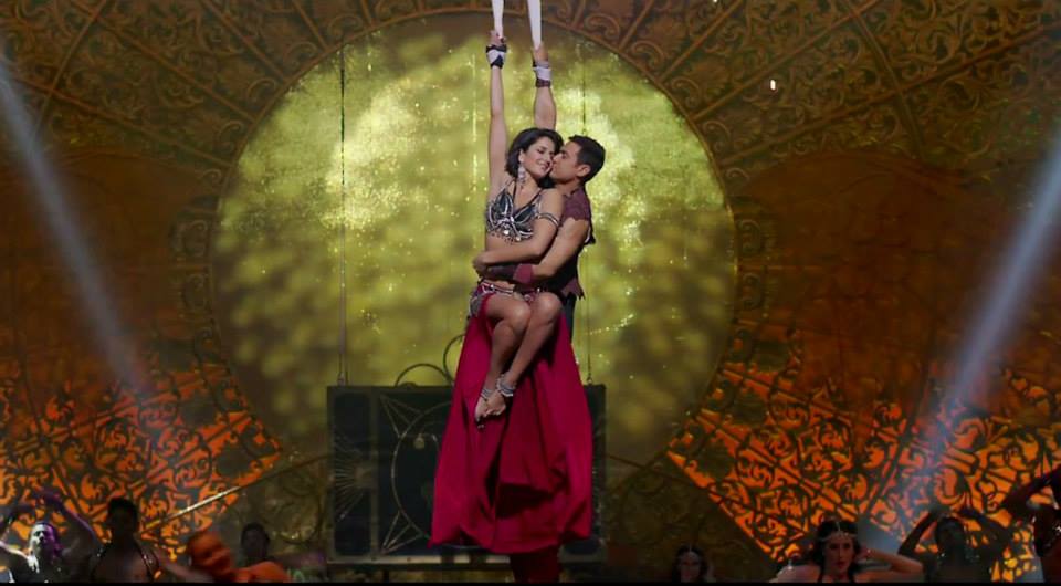 Katrina Kaif rope dance with aamir khan in dhoom 3 HD stills