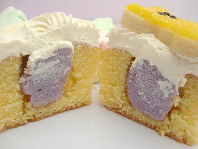 Marshmallow Cupcakes + Marshmallow Frosting #recipe from @katrinaskitchen