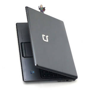 Laptop HP V3700 ( Core2Duo ) Body kokoh