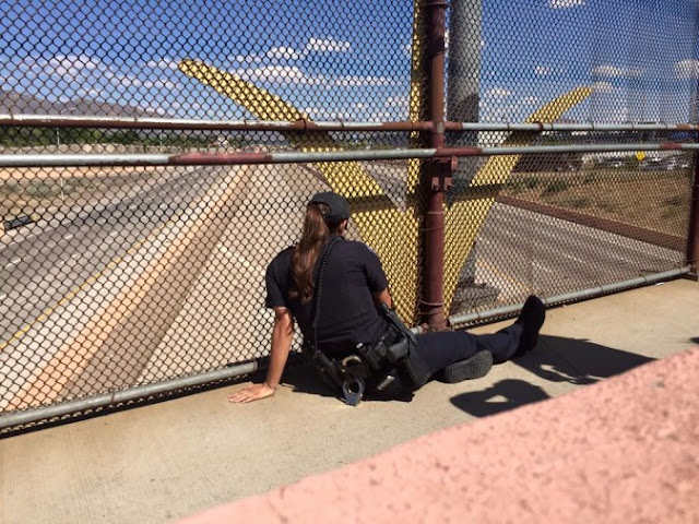 APD officers recount convincing man not to jump from overpass APD officers recount convincing man not to jump from overpass