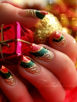 Christmas-Nails-for-Girls