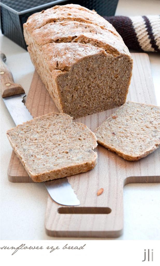 sunflower seed rye bread / DELICIOUS BITES