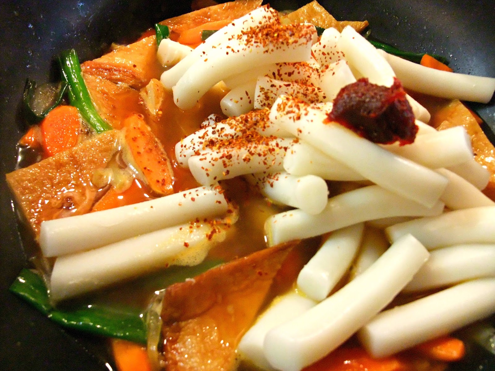Susan's Savour-It!: Korean Spicy Rice Cakes (Ddukbokki)...
