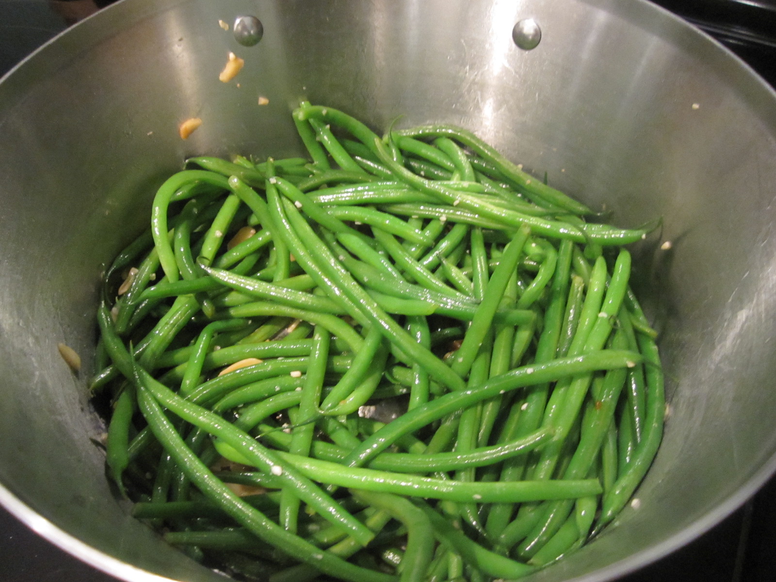 Sophie in the Kitchen Garlicky French Green Beans with Sliced Almonds