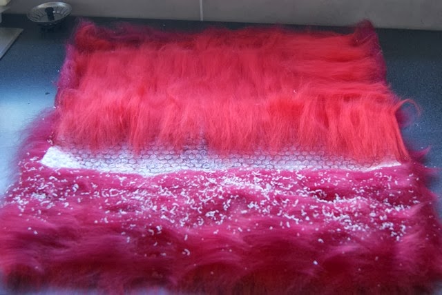 DIY Kissen filzen Wolle auslegen