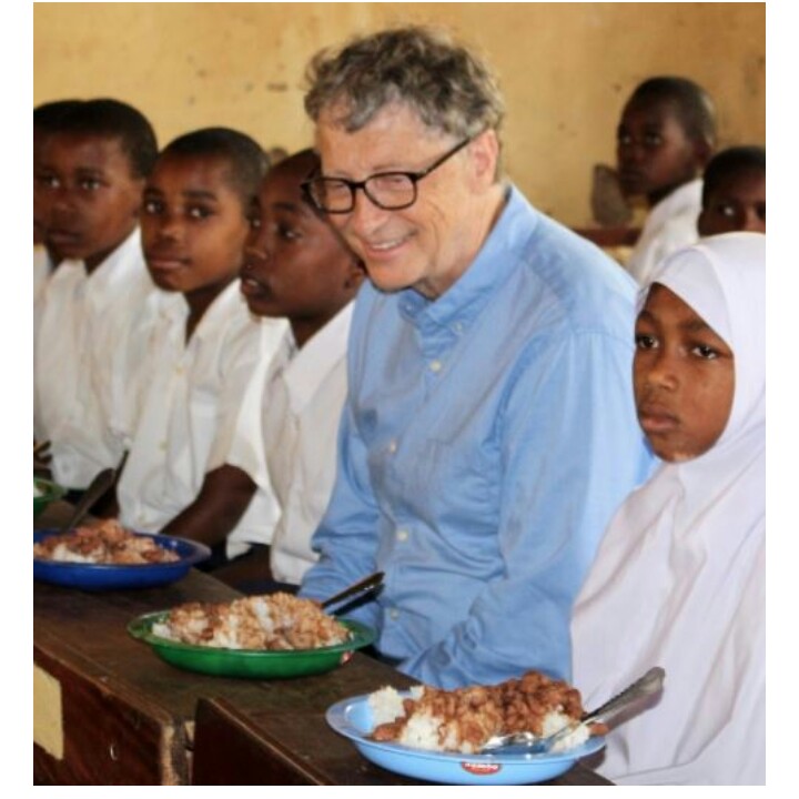 Amazing!!...World's Richest Man Bill Gates Shares A Photo Of Him Eating