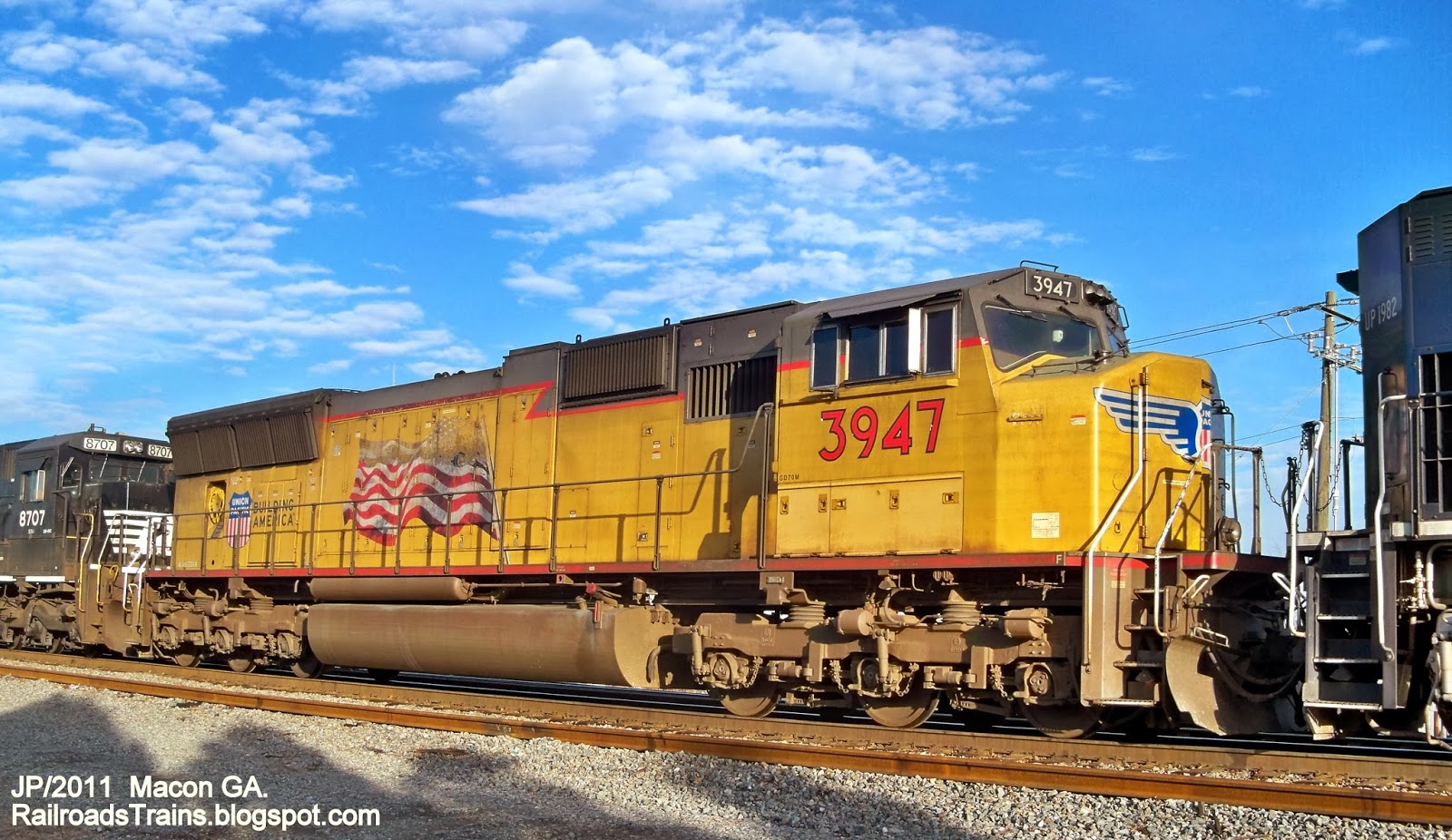 RAILROAD Freight Train Engine EMD GE Boxcar BNSF,CSX,FEC