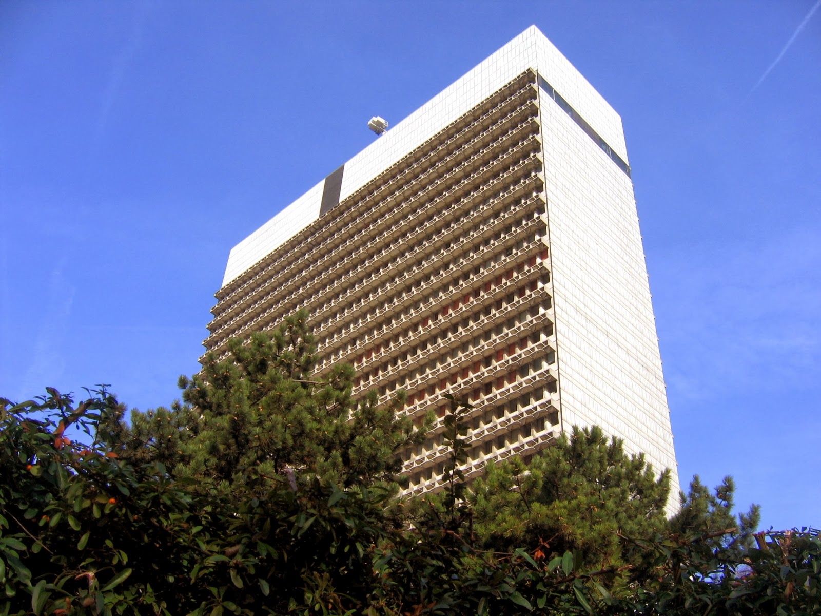 La ville de Nanterre, vue autrement La prefecture des Hauts de Seine