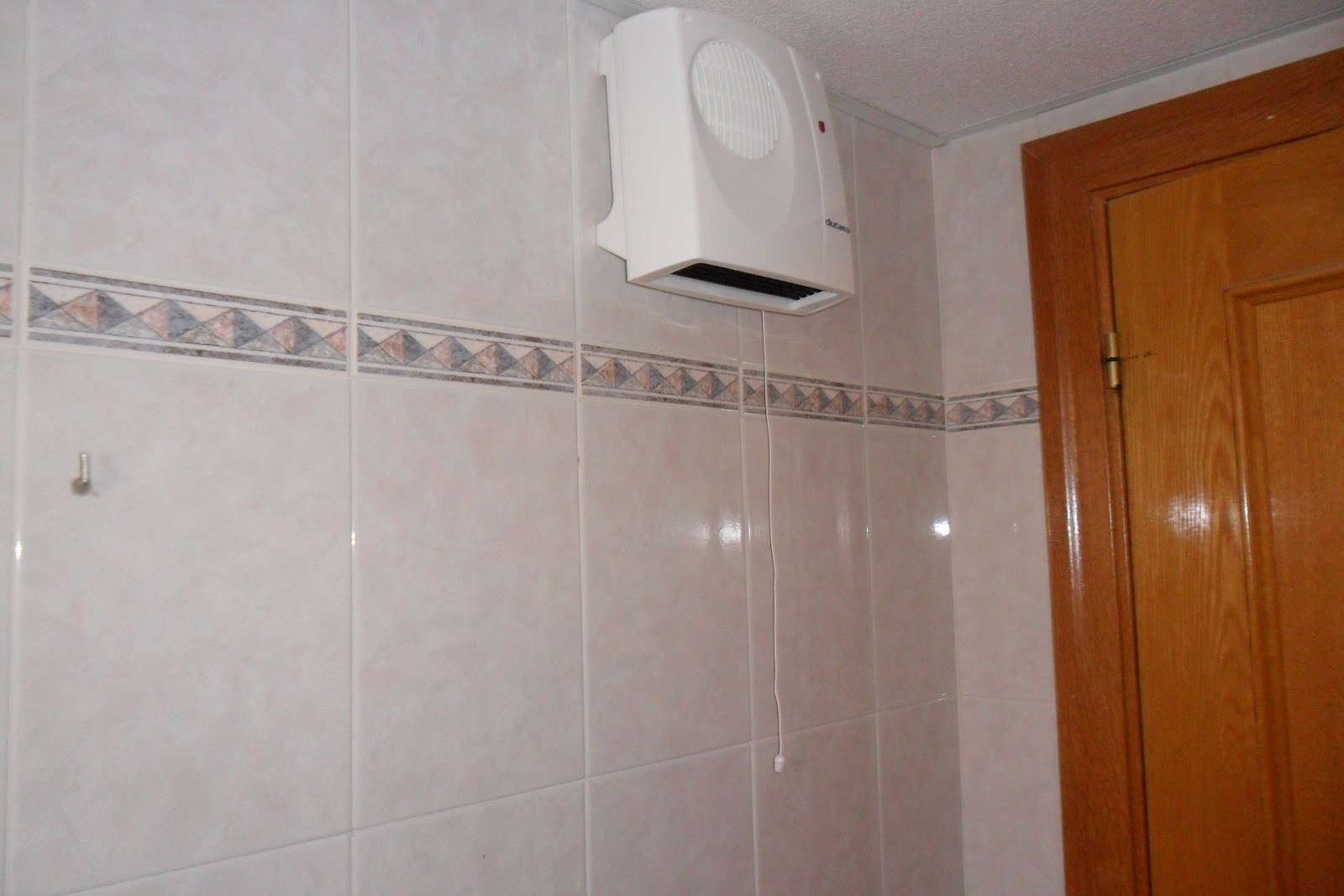 Instalación de climatización de vivienda en Playa de San Juan por medio