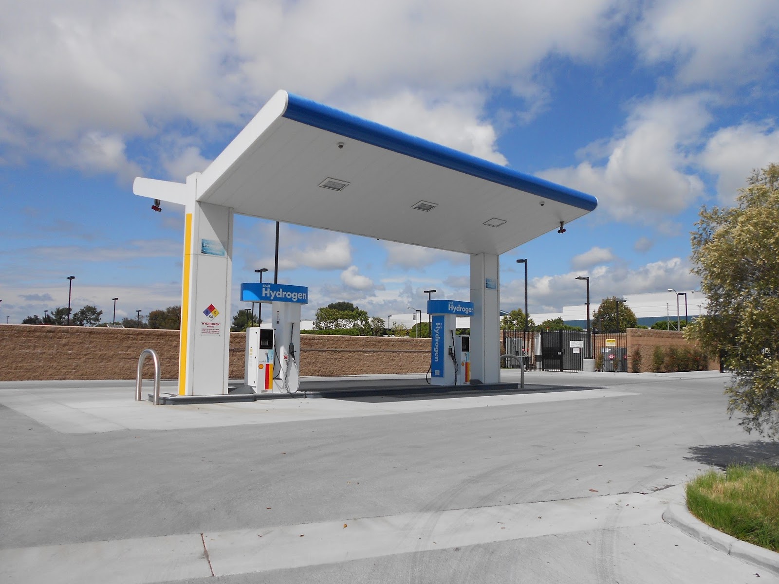 Hydrogen Fueling Stations >> California’s Hydrogen Refueling Network Adds Three New ... Hydrogen Fueling Stations >> California’s Hydrogen Refueling Network Adds Three New ...