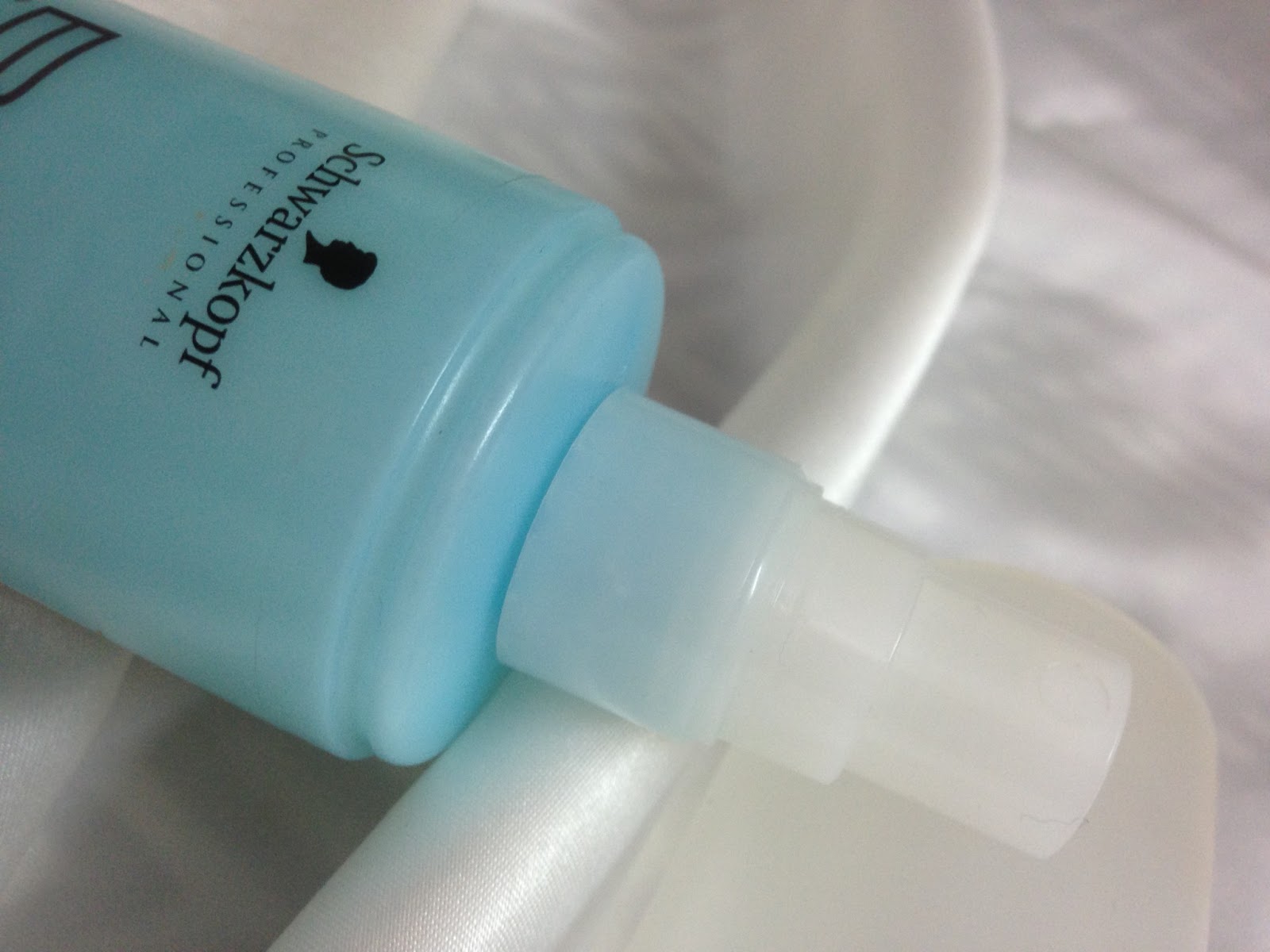 Product Review Schwarzkopf Bonacure Moisture Kick Spray Conditioner